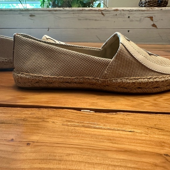 Tory Burch
Espadrille Flats - Lonnie size 6.5 - Picture 6 of 8